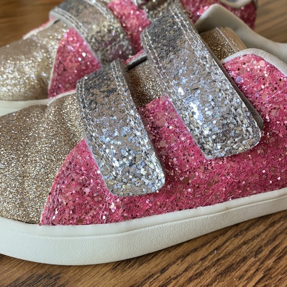 Carter’s girl sparkle shoes - Picture 11 of 11